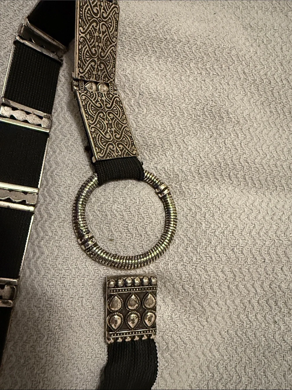 Vintage-Chico’s Silver Tone Ornate Stretch BoHo Belt Y2K very heavy